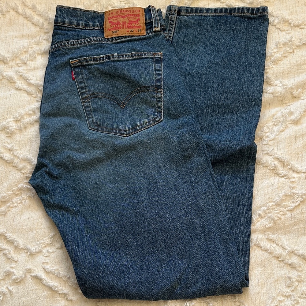 Levi Strauss 505 Jeans - Medium Wash 32/34